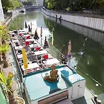 Szálloda Living Grosser Kurfuerst Berlin