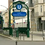 Living Grosser Kurfuerst 4* Berlin