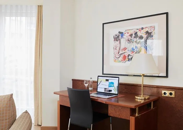 Living Grosser Kurfuerst 4* Berlijn