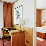 Living Grosser Kurfuerst Hotel