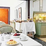 Living Grosser Kurfuerst Hotel