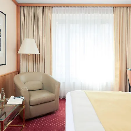 Living Grosser Kurfuerst Otel