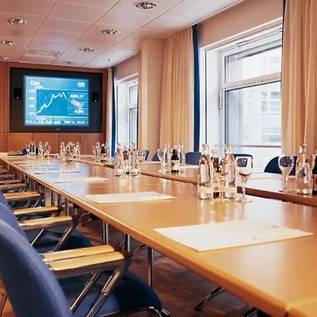 Living Grosser Kurfuerst 4* ברלין