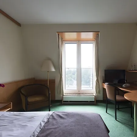 Living Grosser Kurfuerst 4* ברלין